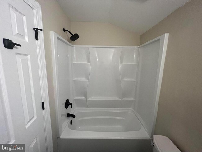 Building Photo - 287 Knoll Dr