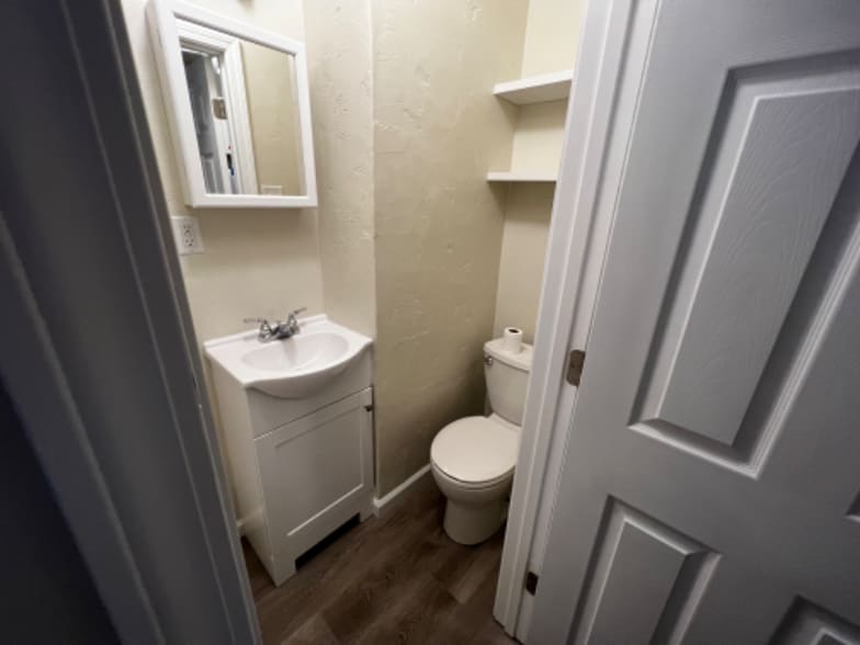 Building Photo - 743 Lemington St