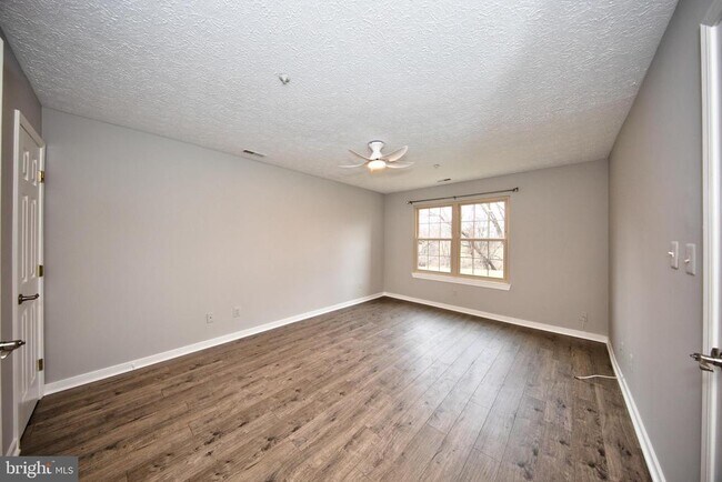 Building Photo - 1717 Landmark Dr