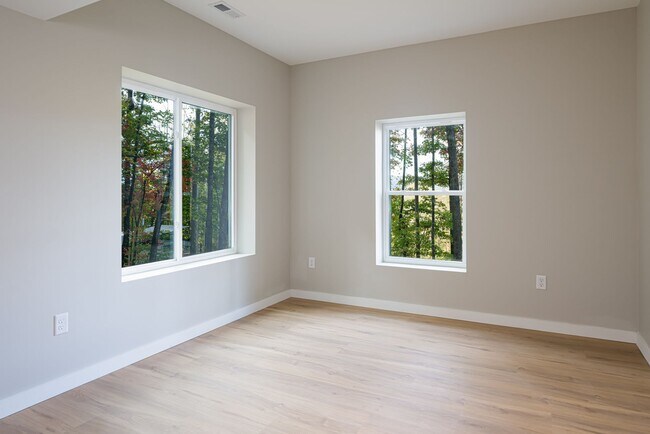 Building Photo - Large New Construction Rental - Old Fort