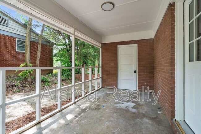 Building Photo - 3733 Manchester Dr
