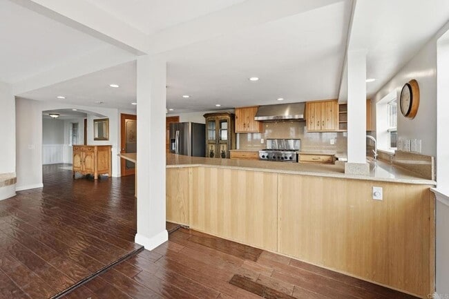 Building Photo - 2205 Cameo Rd