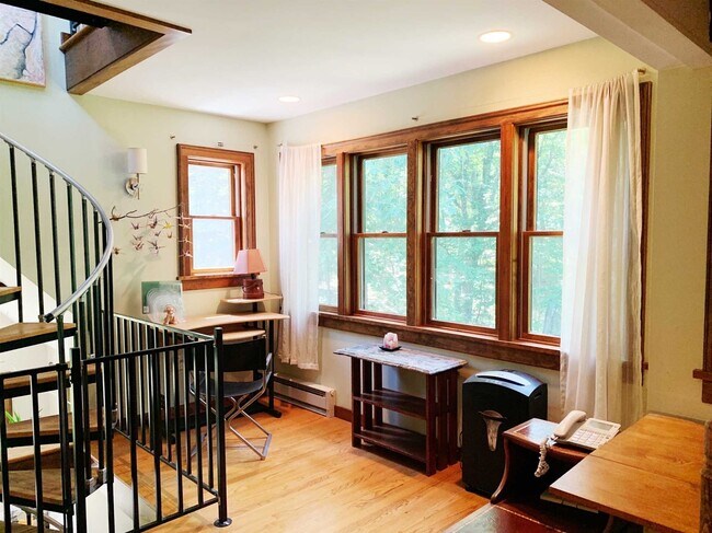 Building Photo - 74 Hilltop Rd