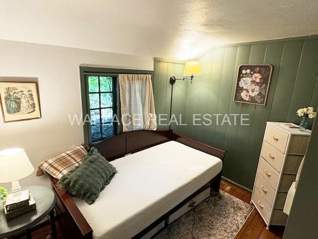 Building Photo - COZY 1 BEDROOM FULLY FURNISHED COTTAGE IN ...