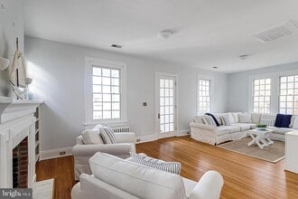 Building Photo - 302 Rucker Pl