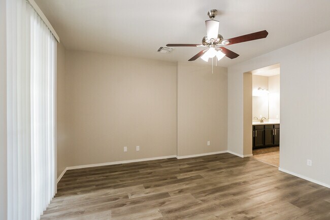 Building Photo - 1737 S Desert View Pl