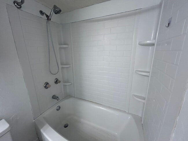 Building Photo - South Tulsa gem!