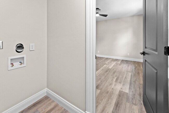 Building Photo - For Sale or Rent – Fully Renovated Stone R...