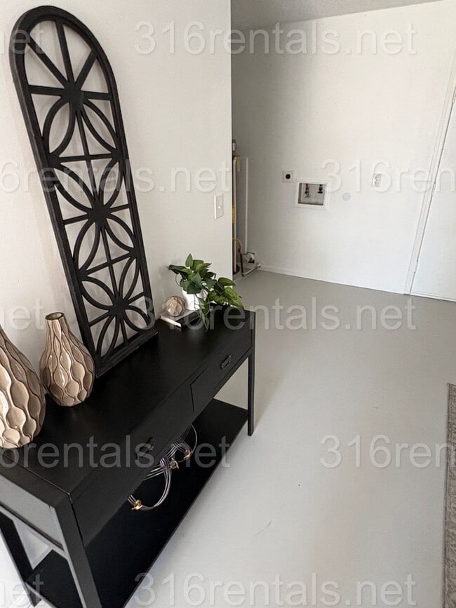 Building Photo - 6446 Mabel St