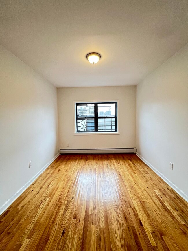 Building Photo - 204 North St