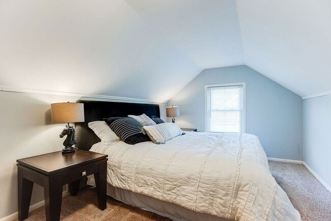 Building Photo - 3020 Maryland Ave S