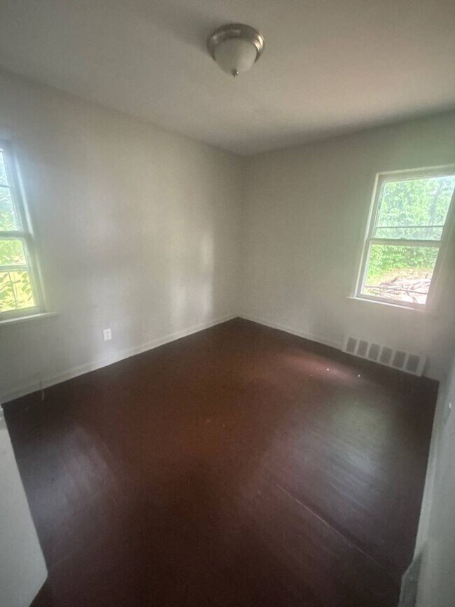 Building Photo - 16015 S Lotus Dr