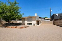 Building Photo - 2-Bed, 2-Bath Townhome in Saint George