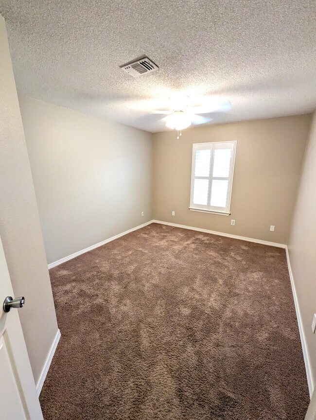 Building Photo - 9475 Pine Lily Ct