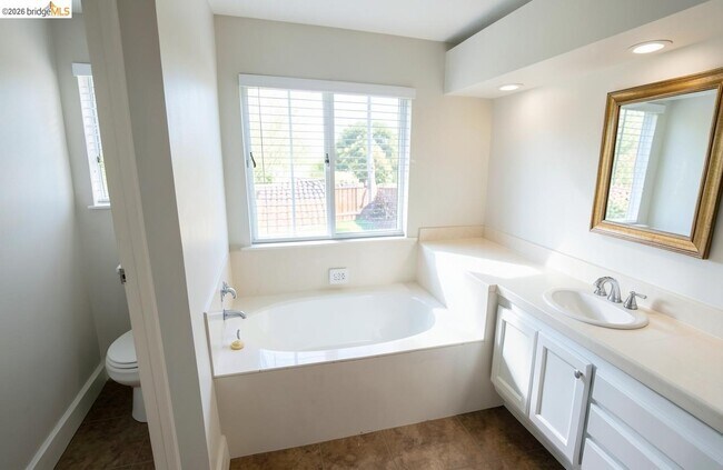 Building Photo - 2413 Santa Cruz Ct