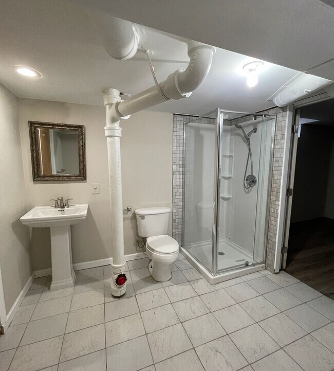 Building Photo - Family Friendly Home in Oakwood Estates