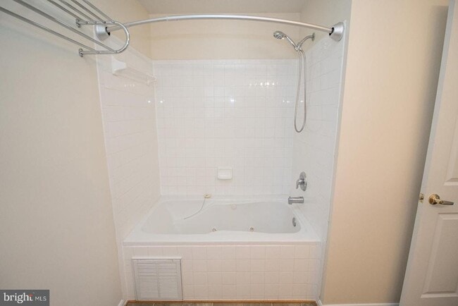 Building Photo - 45522 Westmeath Way