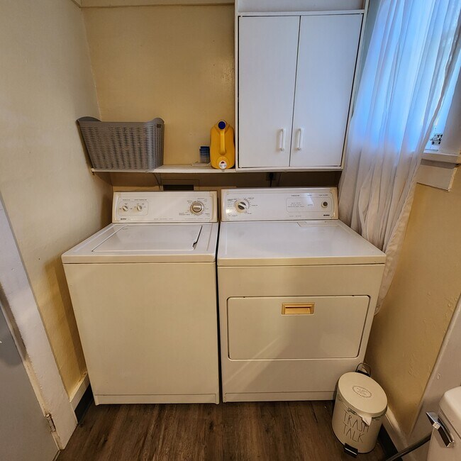 Building Photo - 1018 Court St