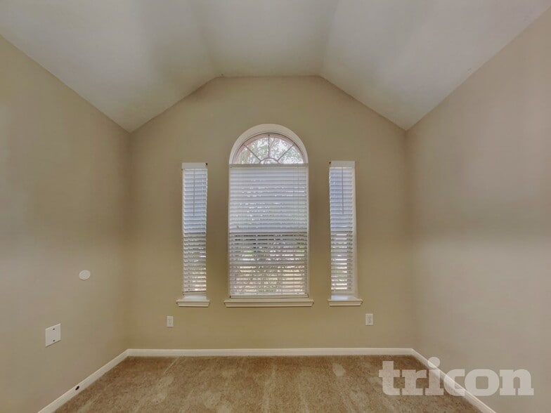 Building Photo - 7002 Echo Pines Dr