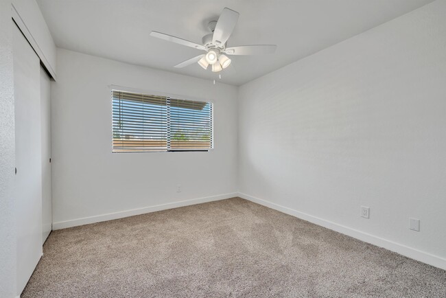 Building Photo - 53475 Avenida Herrera