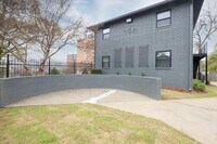 Building Photo - 396 Linden Ave NE