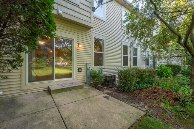 Building Photo - 880 Countryfield Ln