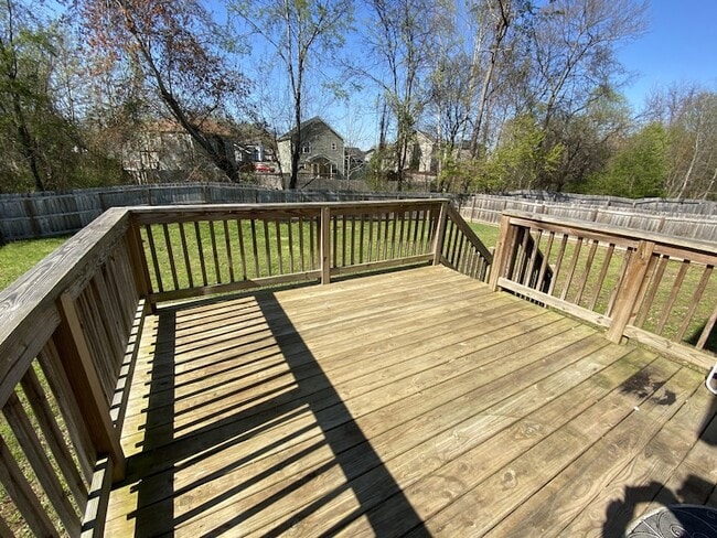 Building Photo - 548 Magnolia Dr