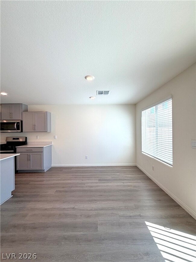 Building Photo - 5646 Mesa Sedona St