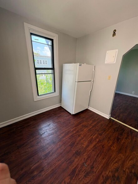 Building Photo - 280 Hawthorne Ave