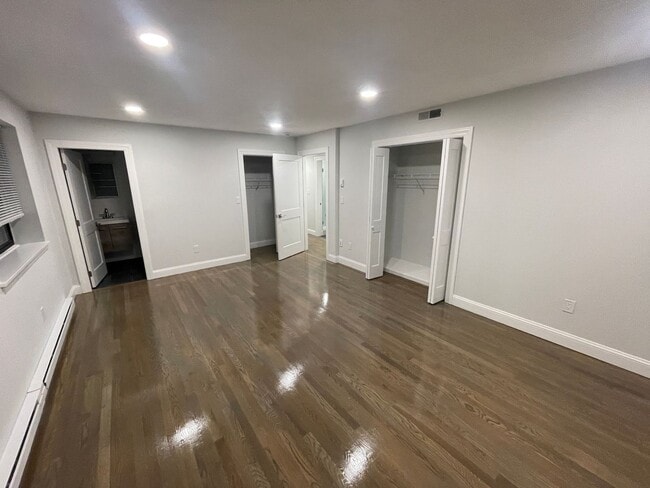 Building Photo - Modern 2bed + 2bath Chestnut Hill - Brookline