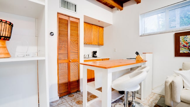 Building Photo - 33 SW 18th Terrace