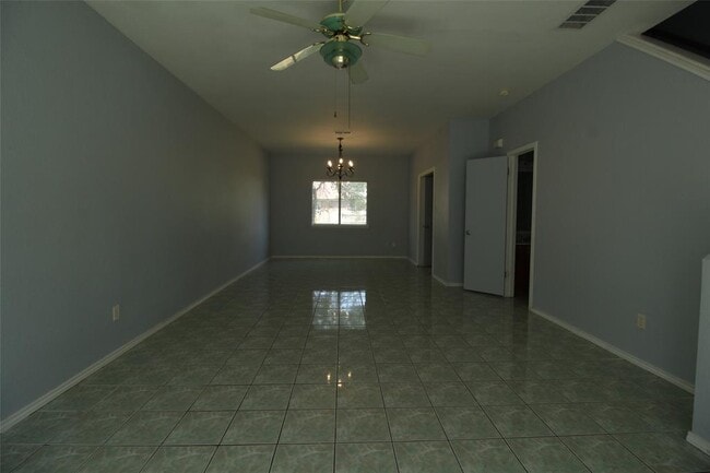 Building Photo - 12302 Uttimer Ln