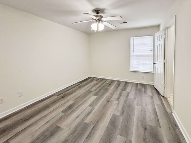 Building Photo - Move-In Ready 3BR/2BA Quadruplex in Cartersville!