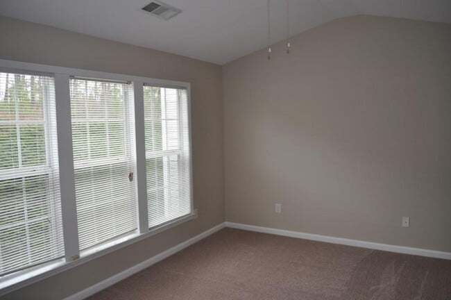 Building Photo - 1022 Thornborough Dr