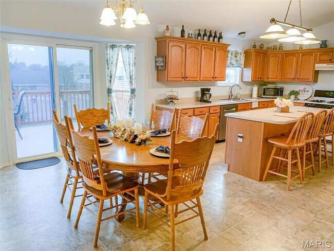 Building Photo - 1031 Buran Dr
