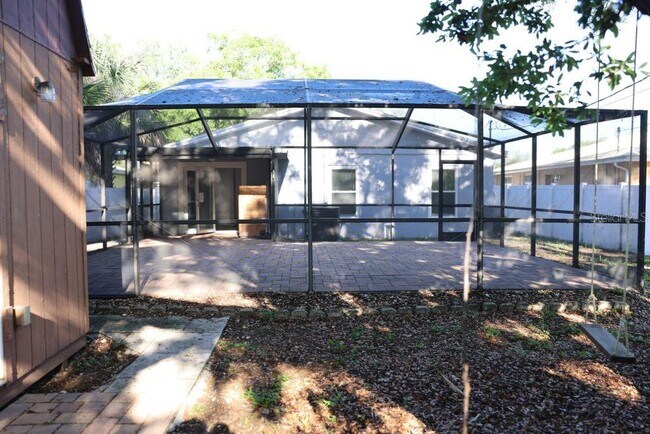 Building Photo - 6415 S Englewood Ave