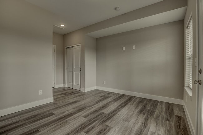 Building Photo - 2317 Anderson Rd