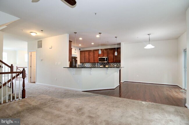Building Photo - 3401 Eagle Ridge Dr