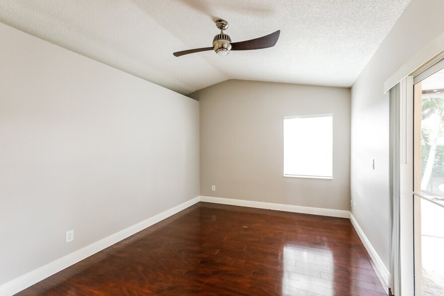 Building Photo - 210 NW 207th Way