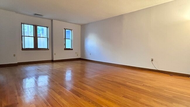 Building Photo - 28 Parkman St