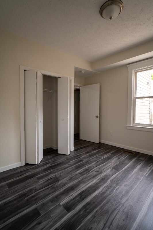 Building Photo - 1277 W 67th St