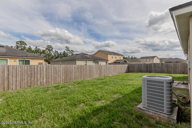 Building Photo - 15360 Hidden Foal Dr