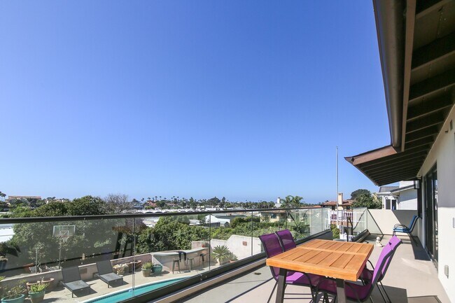 Building Photo - Furnished Oceanview Property