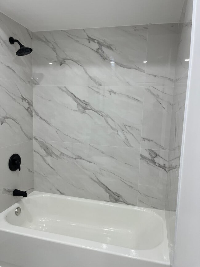 Building Photo - Beautiful 2 bedroom 2 bath Condo in Boca R...