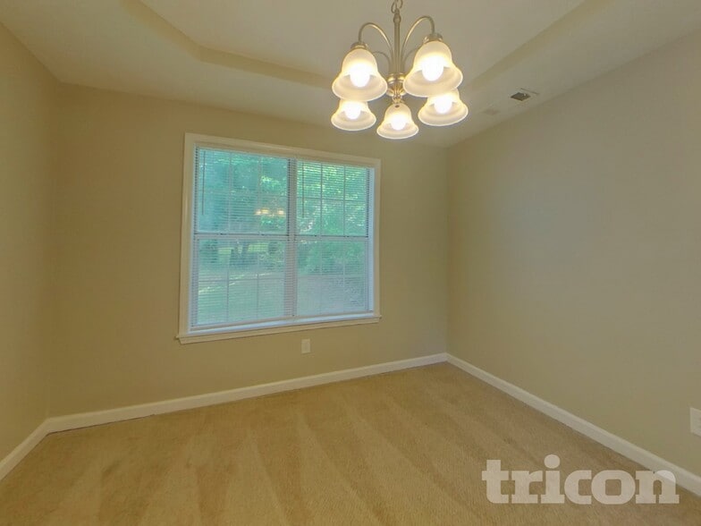 Building Photo - 750 Stonemill Manor