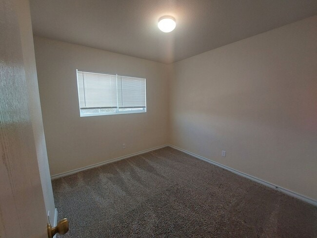 Building Photo - The Gardens at The Summit~Three Bedroom To...