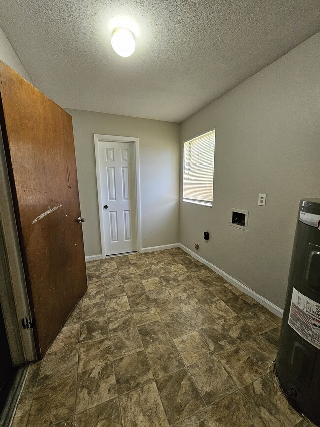 Building Photo - 3509 Tullamore Ln