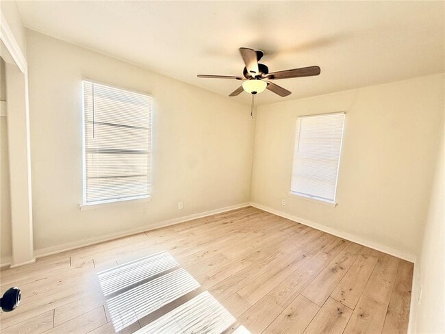 Building Photo - 5330 Wellington Dr