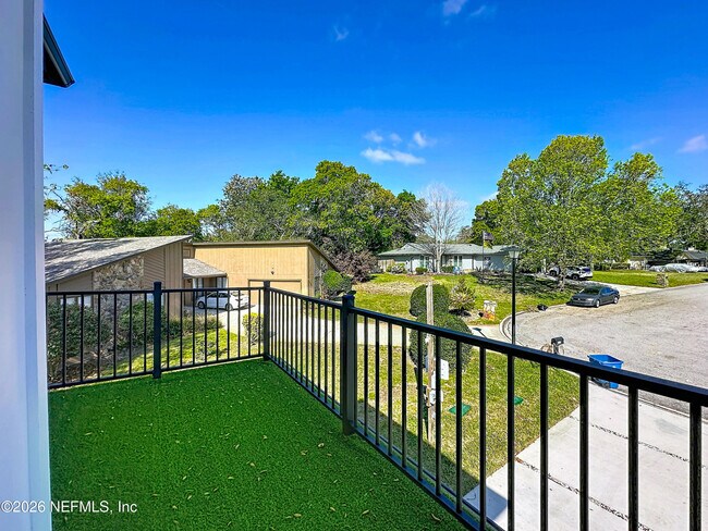 Building Photo - 2121 Broadwater Dr