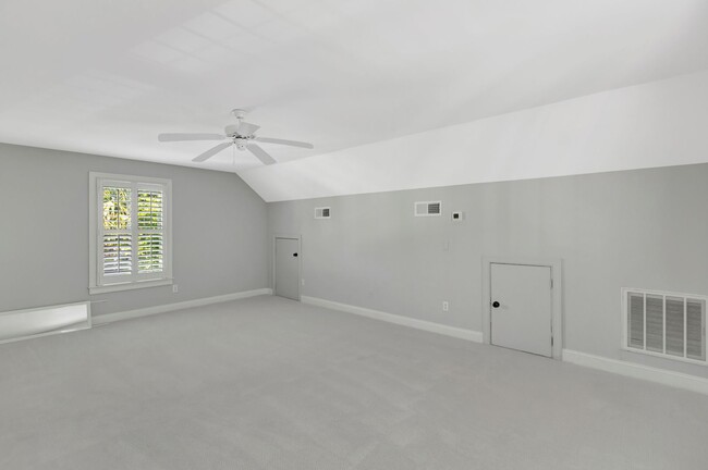 Building Photo - Daniel Island Home